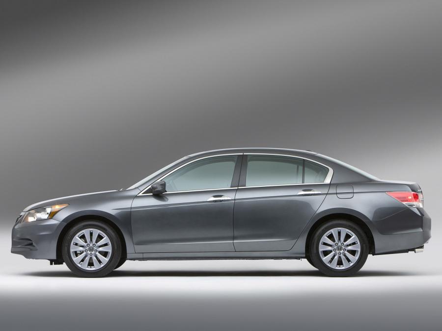  Honda Accord Sedan 2010 года  (US) (фото 4 из 10)